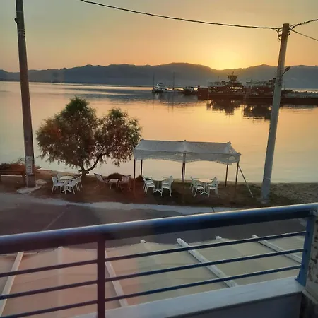 Spacious Sea View By The Port Elafonissos