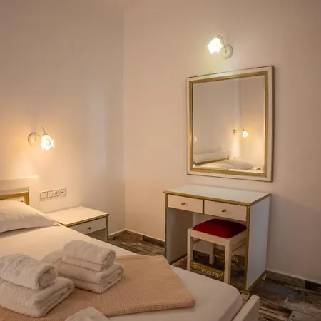 Spacious Sea View By The Port Apartamento Elafonissos